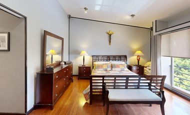 Golf  and USA Social Style Living?  Los Encinos Inigualable Casa Venta
