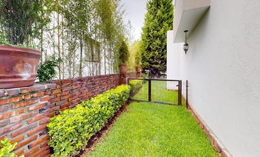 Golf  and USA Social Style Living?  Los Encinos Inigualable Casa Venta