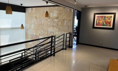 Golf  and USA Social Style Living?  Los Encinos Inigualable Casa Venta