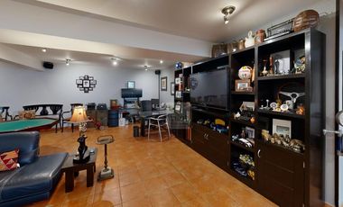 Golf  and USA Social Style Living?  Los Encinos Inigualable Casa Venta