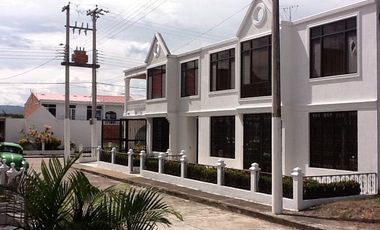 Venta Casa Dúplex Amoblada en Condominio Alto Magdalena, Ricaurte, Girardot