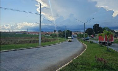 Lote comercial en venta  de 10479mt2 -La Chorrera (DR)