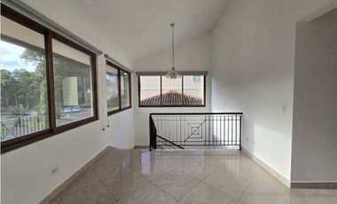 CASA - SENDEROS DE CAMINO DE CRUCES -  K.A