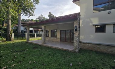CASA - SENDEROS DE CAMINO DE CRUCES -  K.A