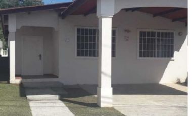 VENDO CASA EN ARRAIJAN  BRISAS DEL GOLF 3R