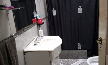 Casa para 2 Familias en venta en Isidro Casanova