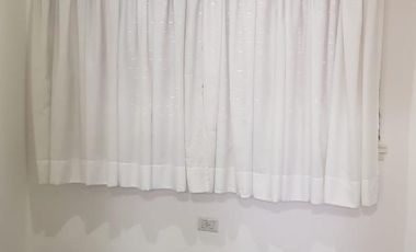 Casa 4 ambientes al frente en 2 plantas con garage y patio con parrilla. Ramos mejia