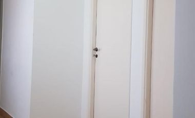 Casa 4 ambientes al frente en 2 plantas con garage y patio con parrilla. Ramos mejia