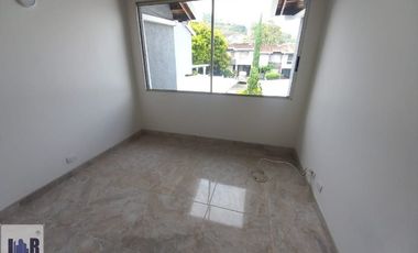 Casa en Arriendo Ubicado en Envigado Codigo 4503