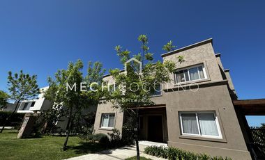 Casa de 4 dormitorios en alquiler de verano en San Rafael, Villa Nueva