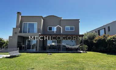 Casa de 4 dormitorios en alquiler de verano en San Rafael, Villa Nueva