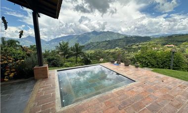 Finca en venta ubicada en Venecia colonial