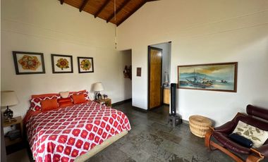 Finca en venta ubicada en Venecia colonial