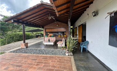 Finca en venta ubicada en Venecia colonial