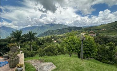 Finca en venta ubicada en Venecia colonial