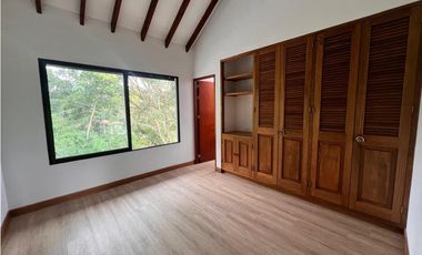 ALQUILER DE ESPECTACULAR CASA EN EL CORAZÓN DE LLANOGRANDE 12M o 10M