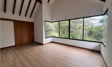 ALQUILER DE ESPECTACULAR CASA EN EL CORAZÓN DE LLANOGRANDE 12M o 10M