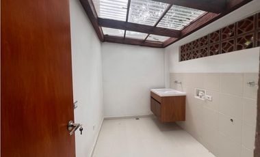 ALQUILER DE ESPECTACULAR CASA EN EL CORAZÓN DE LLANOGRANDE 12M o 10M