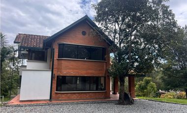 ALQUILER DE ESPECTACULAR CASA EN EL CORAZÓN DE LLANOGRANDE 12M o 10M