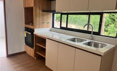 ALQUILER DE ESPECTACULAR CASA EN EL CORAZÓN DE LLANOGRANDE 12M o 10M