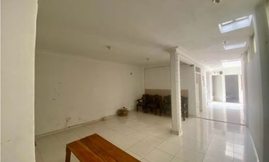Casa bifamiliar de dos pisos más terraza en venta Barrio Nuevo Palmira