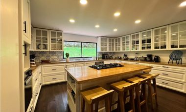 CASA EN PARCELACION EL RETIRO VIA CARABANCHEL