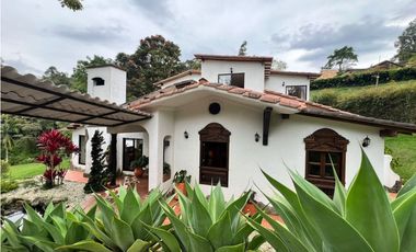 CASA EN PARCELACION EL RETIRO VIA CARABANCHEL