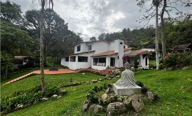 CASA EN PARCELACION EL RETIRO VIA CARABANCHEL