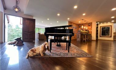 CASA EN PARCELACION EL RETIRO VIA CARABANCHEL