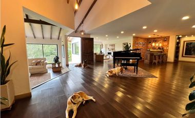 CASA EN PARCELACION EL RETIRO VIA CARABANCHEL