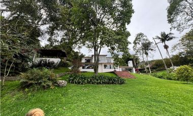 CASA EN PARCELACION EL RETIRO VIA CARABANCHEL