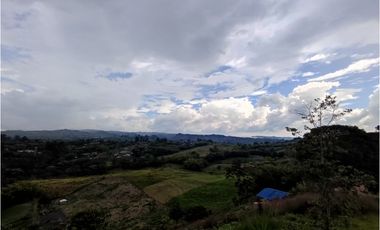 Lote con vista panorámica para la venta en la bella Pereira