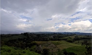 Lote con vista panorámica para la venta en la bella Pereira