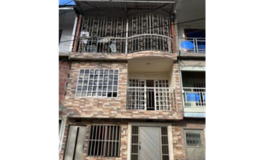 VENTA DE CASA DE 3 PISOS INDEPENDIENTES CIRO VELAZCO - JAMUNDI