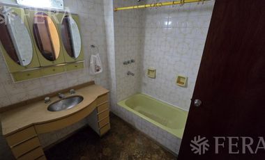 Venta de casa 4 ambientes con cochera y patio en Wilde