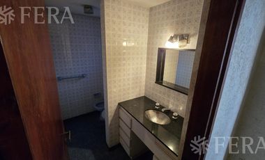 Venta de casa 4 ambientes con cochera y patio en Wilde