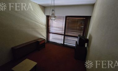 Venta de casa 4 ambientes con cochera y patio en Wilde
