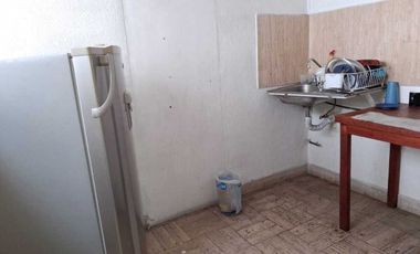 CASA PARA REMODELAR CON USO DE SUELO HABITACIONAL MIXTO.