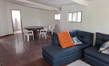 CASA PARA REMODELAR CON USO DE SUELO HABITACIONAL MIXTO.