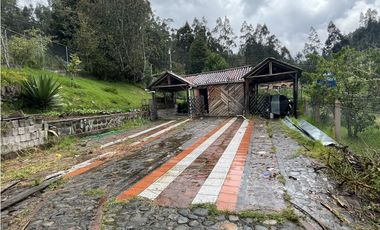 Venta de Quinta Amueblada, Azogues, Guapán, Sector Aguilán, 2070m²