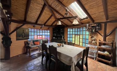 Venta de Quinta Amueblada, Azogues, Guapán, Sector Aguilán, 2070m²