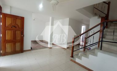 CASA EN VENTA BARRIO URBINA|1754