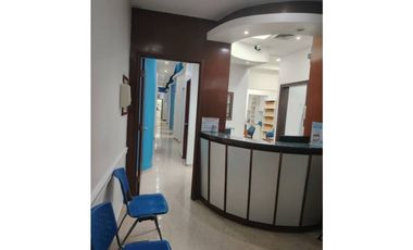 SE VENDE LOCAL EN LA VIA ESPAÑA