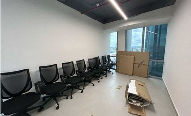 OFICINA EN COSTA DEL ESTE  FINANCIAL PARK AMOBLADA CON DIVISIONES 108M