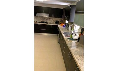 CASA  DUPLEX EN OBARRIO REMODELADA CON PATIO 4REC 4.5B CBE 441M2