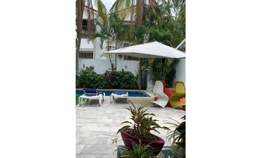 CASA  DUPLEX EN OBARRIO REMODELADA CON PATIO 4REC 4.5B CBE 441M2