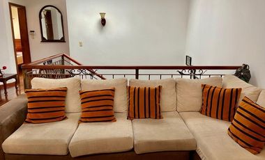 HERMOSA CASA EN VENTA, SECTOR EL CONSTITUCIONAL