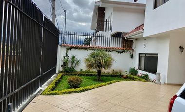 HERMOSA CASA EN VENTA, SECTOR EL CONSTITUCIONAL