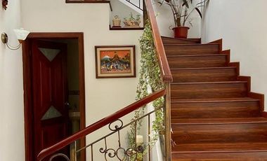 HERMOSA CASA EN VENTA, SECTOR EL CONSTITUCIONAL