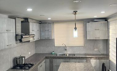 VENTA DE CASA DE 3 HABITACIONES EN VILLAS DEL REY ETAPA REY CARLOS (JP)